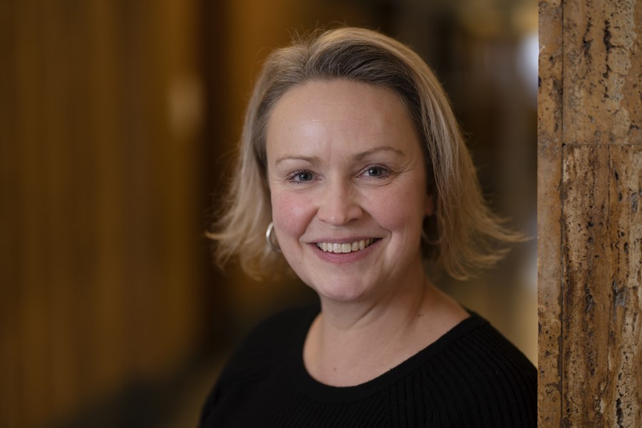 PubliContact | Over Annemieke Mars