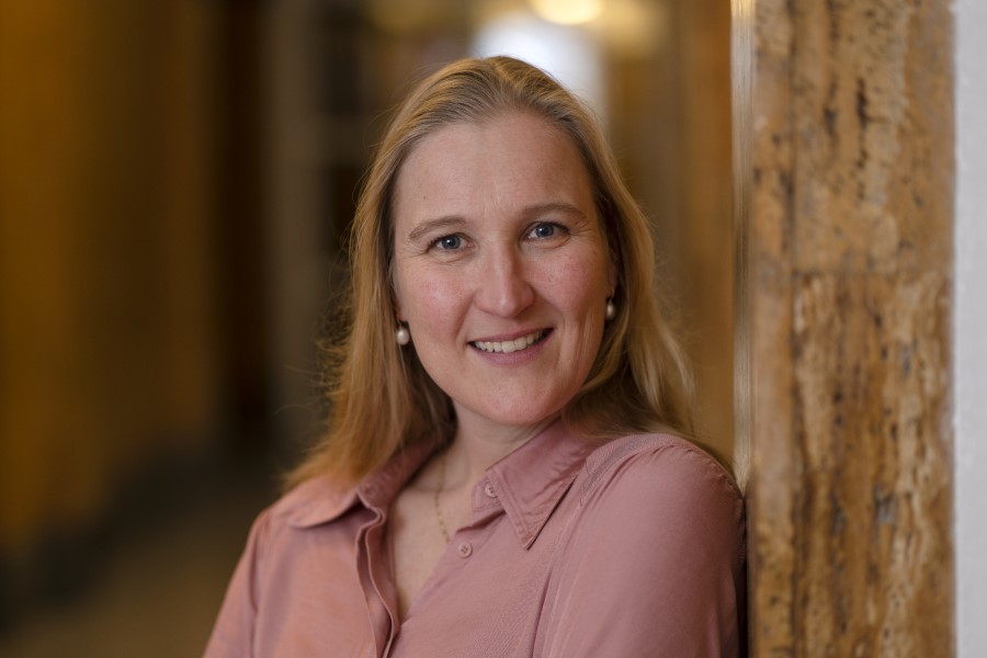 PubliContact | Over Ingrid Raijer